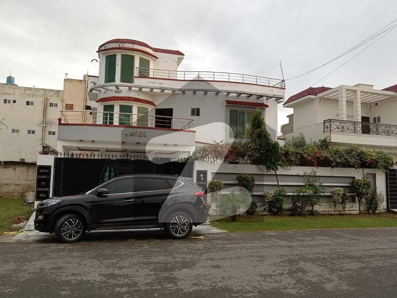 Perfect 4500 Square Feet House In Central Park Housing Scheme For Rent