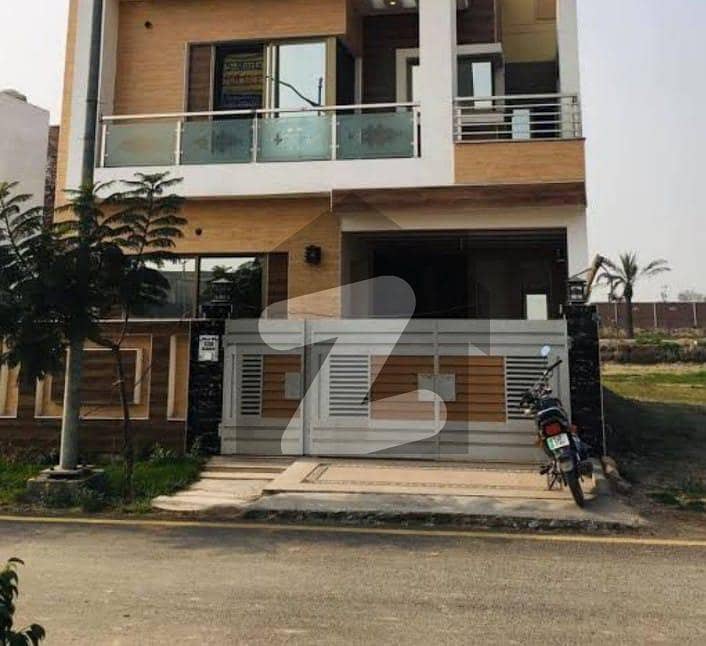 Canal Garden Canal Road Society Boundary Wall Faisalabad 5 Marla Double