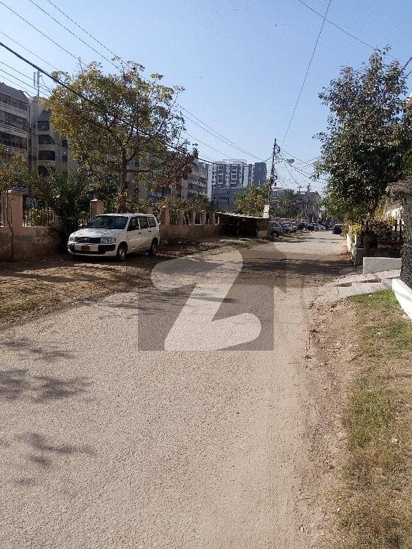 Gulistan E Jauhar Vip Block 15 Park Facing West Open Prime Location