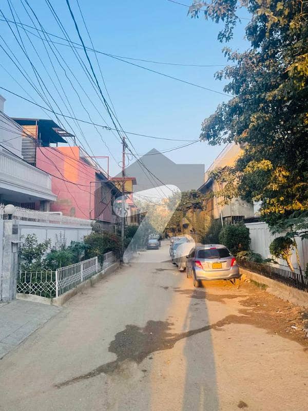 3 Bed Dd Flat Available On A Prime Location Of Gulshan Iqbal Block 10