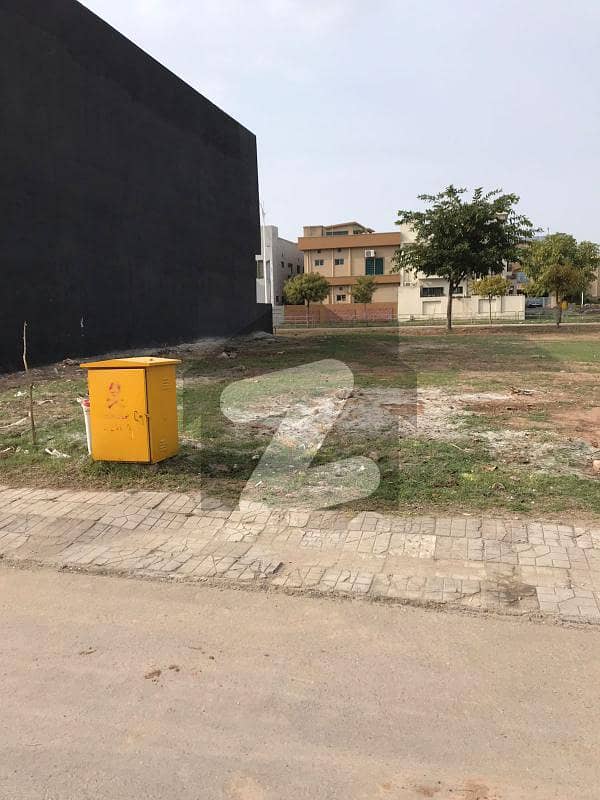Ideal Location Near Business District 10 Marla Residential Plot For