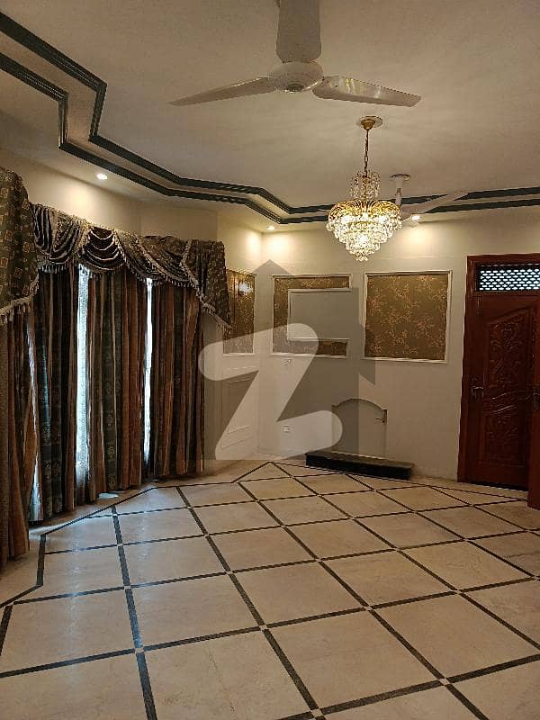 G11 Mind Blowing Location What A Outstanding Full House For Rent G11