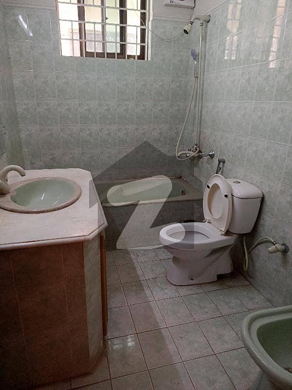 G11 Mind Blowing Location What A Outstanding Full House For Rent G11