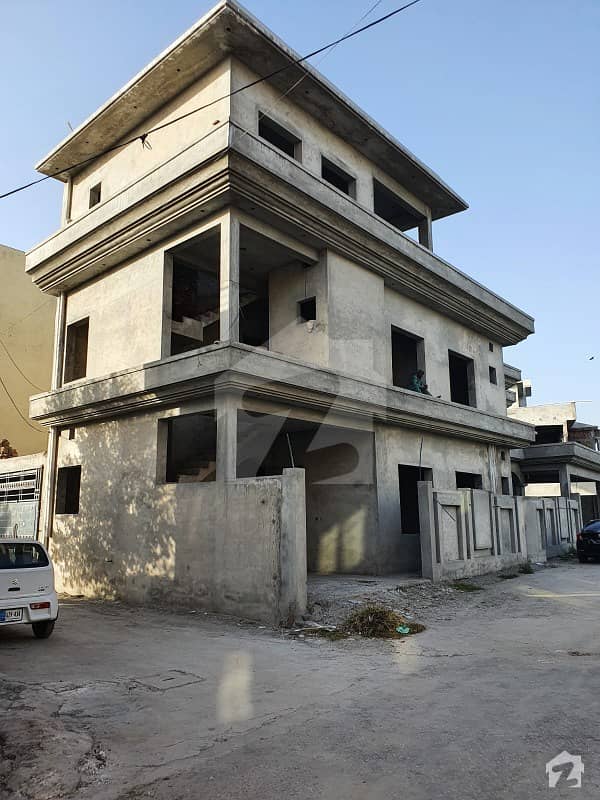 House On A Prime Location Demand Pkr 2.10 Crore Lake View Lanes, Bani