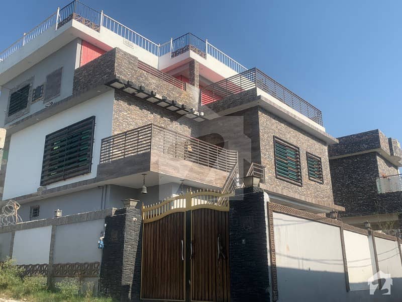 Beautiful and expensively built 3 story house on an Ideal Location Main