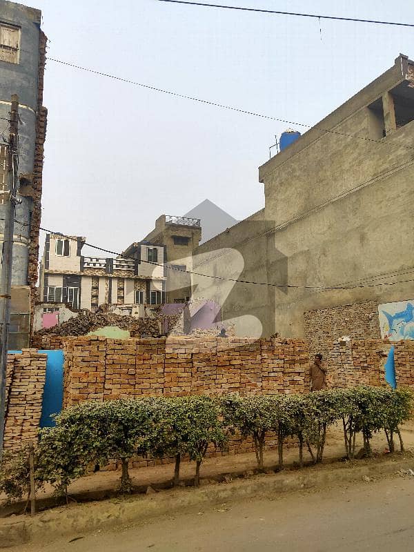 Prime Location On Amir Road In Shadbagh, Opposite Main Medical Uc