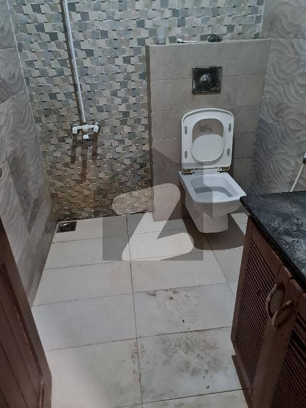 2 Bed Dd Ground Floor West Open Portion Kashmir Road, Karachi