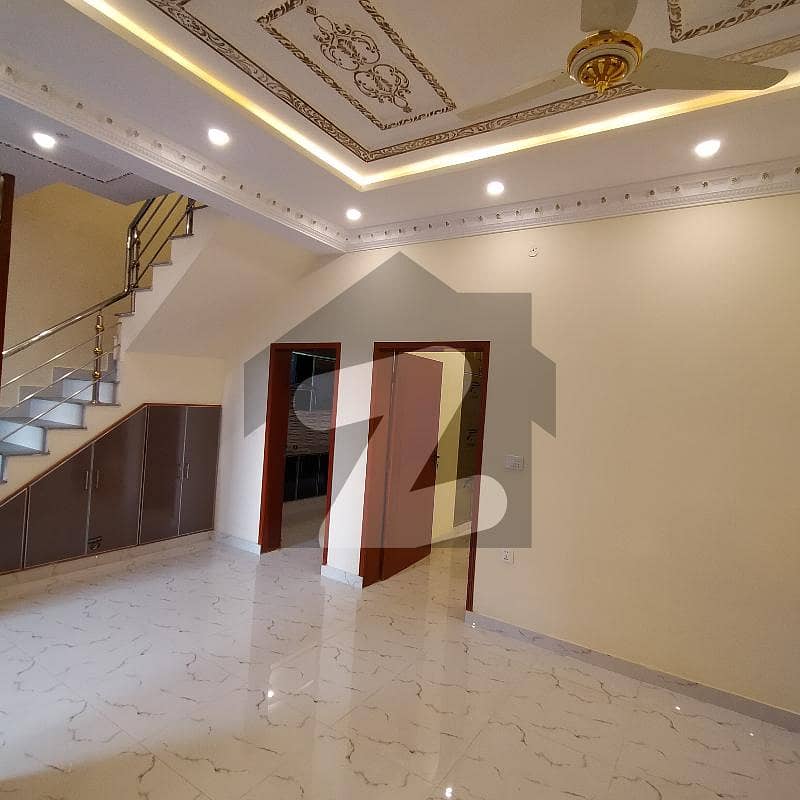 5 Marla Beautiful Double Storey House For Sale In Aa Block In Central