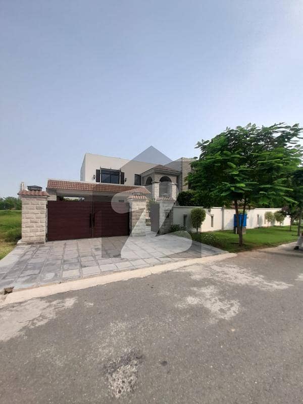 2 Kanal Facing Park And Prime Location Beautiful House For Sale In