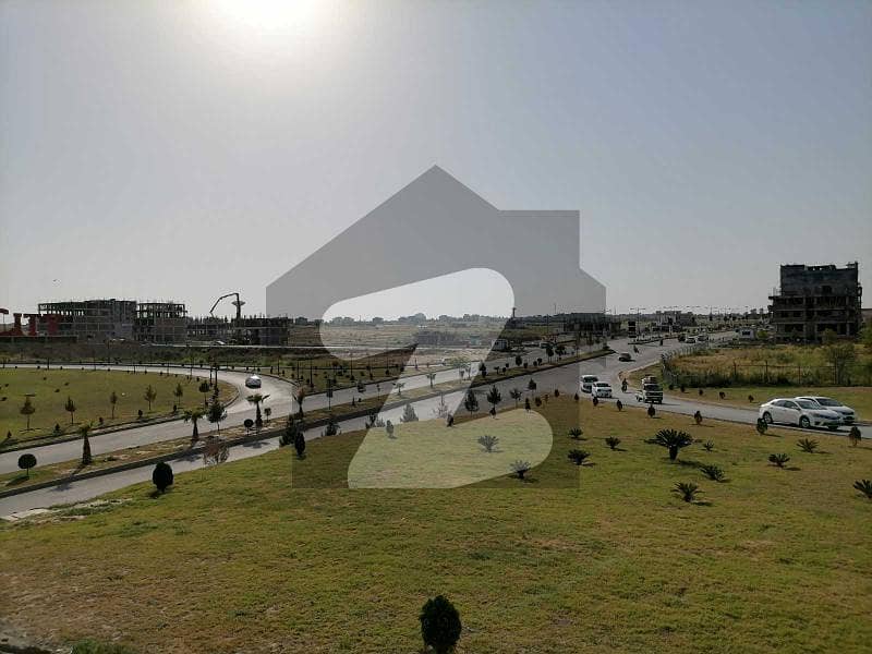 A Stunning Commercial Plot Is Up For Grabs In Mumtaz City Chanab