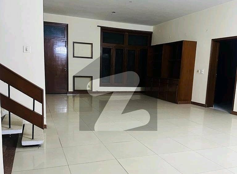 Avail Yourself A Great 1 Kanal House In Model Town Extension Model Town