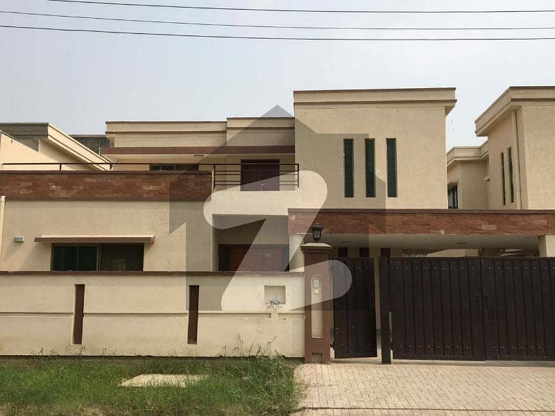 14 Marla Facing Park SD House For Sale In PAF Falcon Complex Gulberg