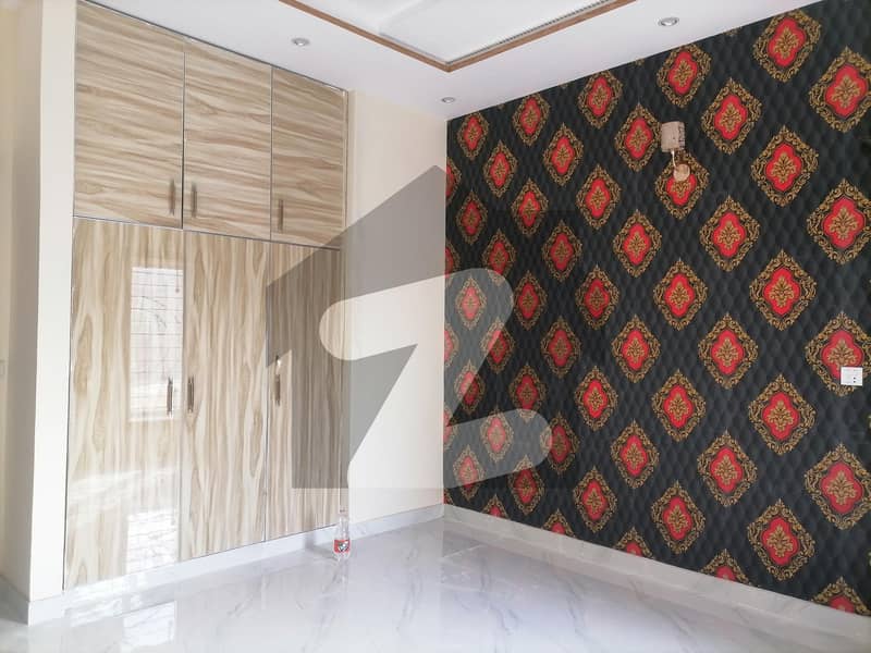 600 Square Feet Flat In Beautiful Location Of Sheranwala Heights In