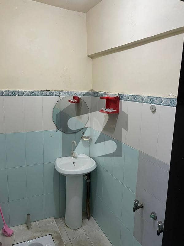 1400 Sq Ft 3 Bed DD First Floor Flat For Sale In Gulshan E Iqbal Block