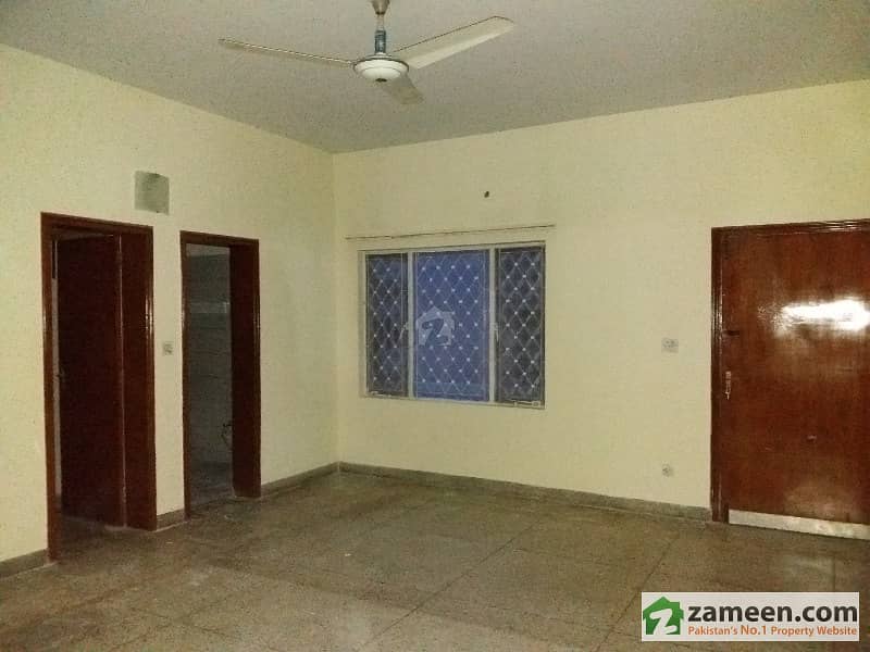 Rawalpindi Main Murree Road Corner Old House For Sale Triple Story