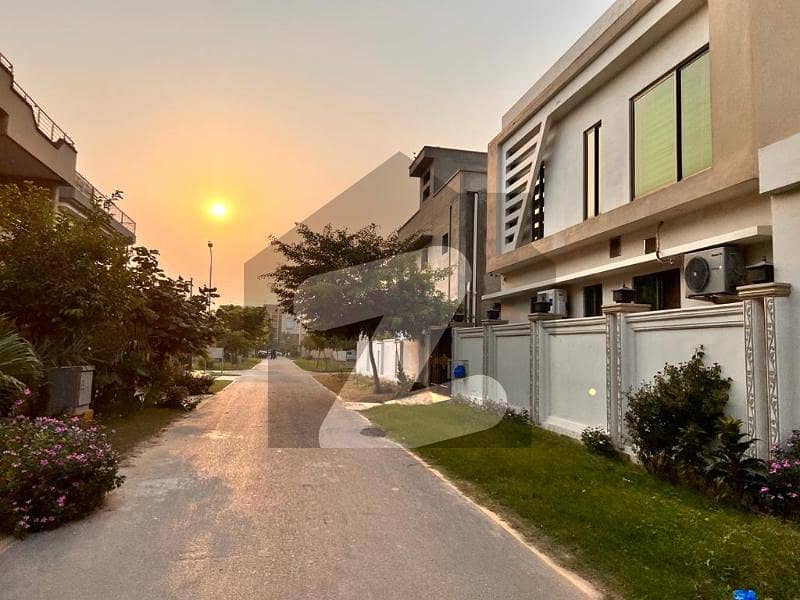 Low Price Plot For Sale In lahore Park View City Diamond Block, Park