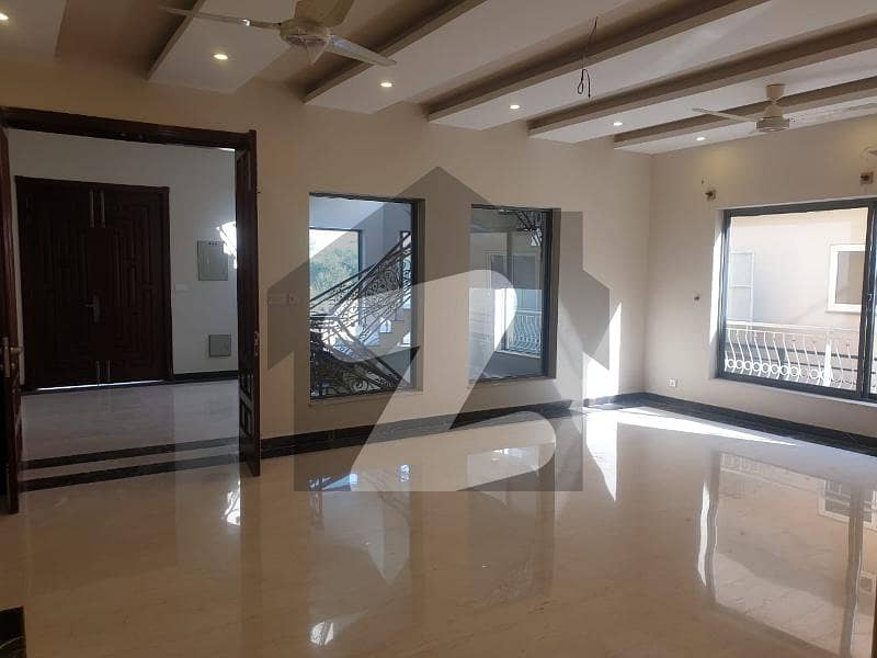 Like Brand New 7 Bed Full House On Main Double Rd In E11 Mpchs For