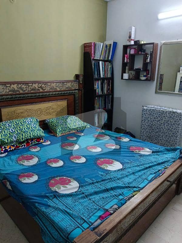 1 room only for couple vip location North Karachi Sector 11B, North