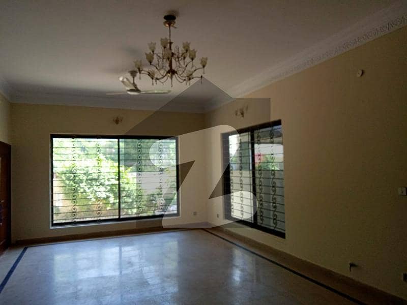 1 KANAL BEST HOUSE FOR OFFICE USE FOR RENT MAIN BOULEVARD JAIL ROAD