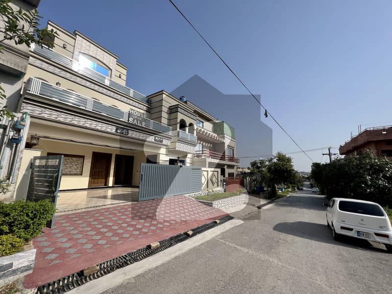 12 MARLA DESIGNER DOUBLE STORY HOUSE FOR SALE CBR Town Phase 1 Block