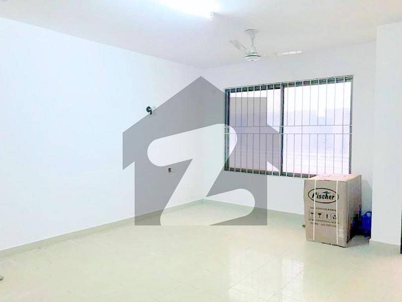 Cheap & Spacious 3 Bed Flat Facing Pindi in G11 For Rent G11/3, G11