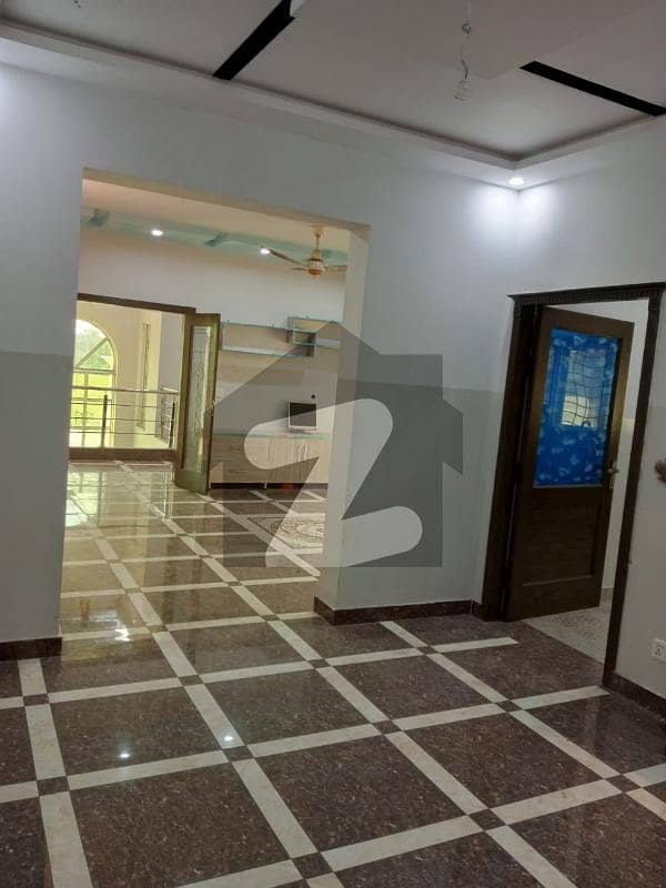 Facing Park 1 Kanal Main Boulevard House For Rent Paragon City Woods