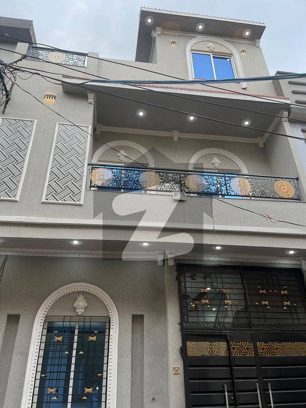 3 marla double story house Beautiful house for sale in amir Town