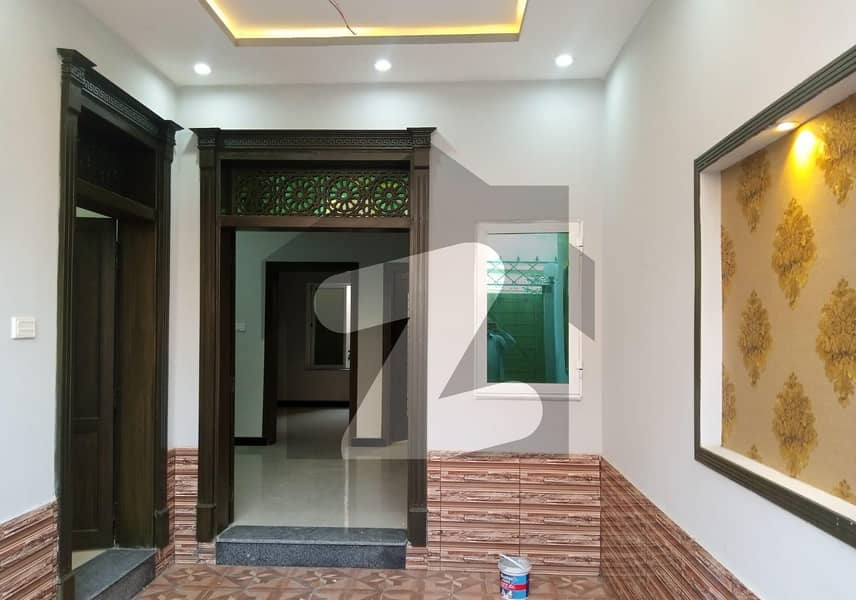 In Officers Garden Colony 3.23 Marla House For sale Officers Garden