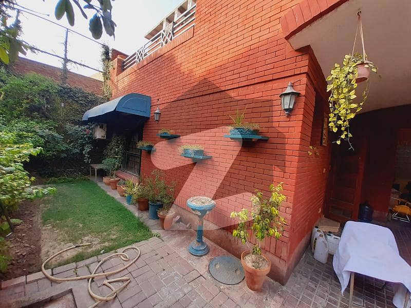 Double Unit 10 Marla House Sale In Iqbal Town Karim Block Lahore Allama