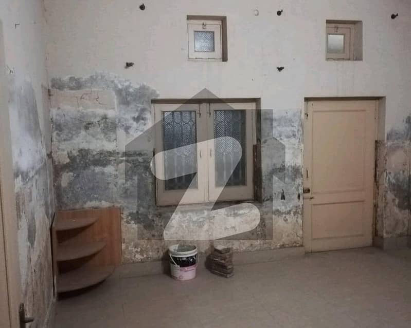Ideally Located House For sale In New Green Town Available New Green