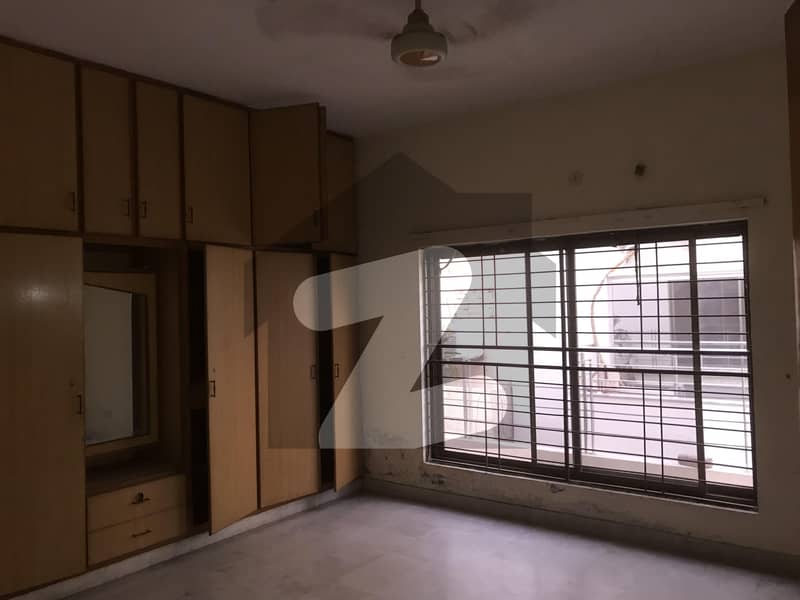 10 Marla Owner Built Used Double Unit House For Sale. Wapda Town Phase