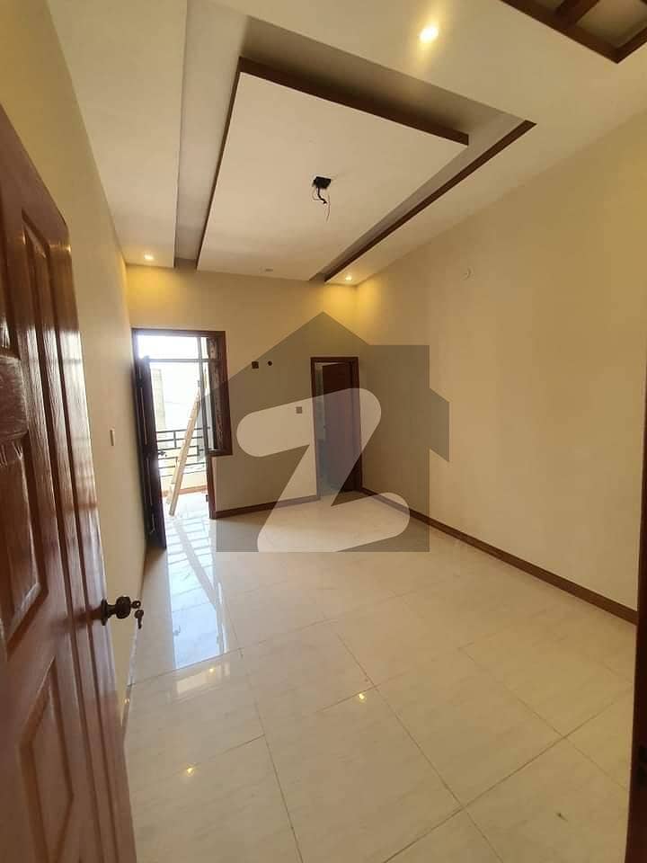 Ideally Located Prime Location Flat 2 bed lounge Of 750 Square Feet Is