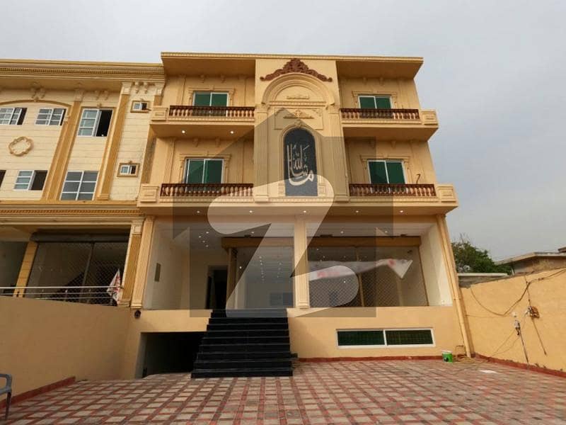 11 Marla Flat Is Available For Rent At Bhatta Chowk Lahore Bhatta Chowk, Lahore ID45600406