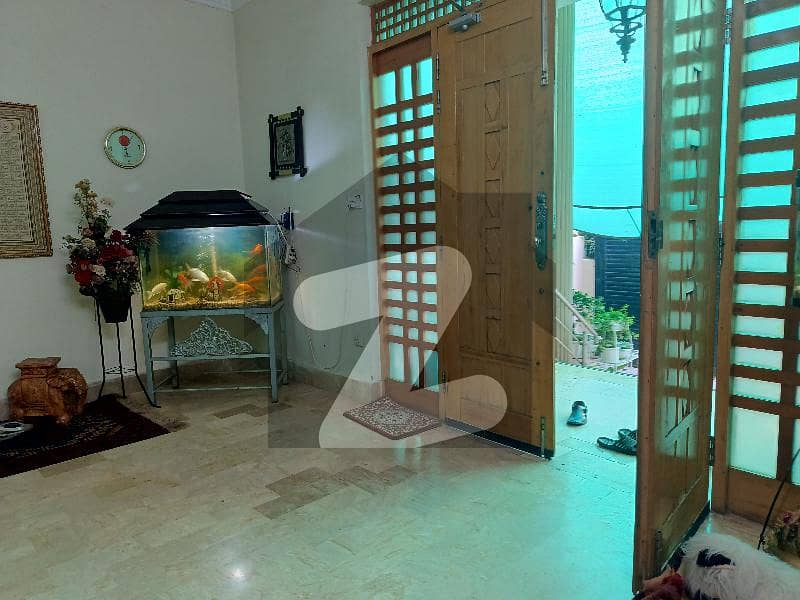 TRIPLE STOREY HOUSE FOR SALE ON REASONABLE PRICE IDEAL PRIME LOCATION