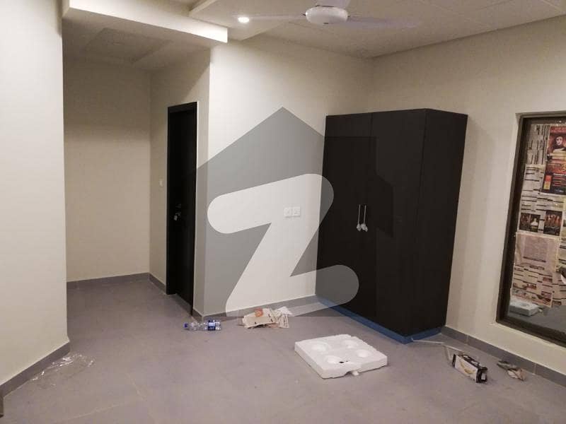 One Bed Luxury Apartment For Sale In Zarkon Heights Near Moter Way And