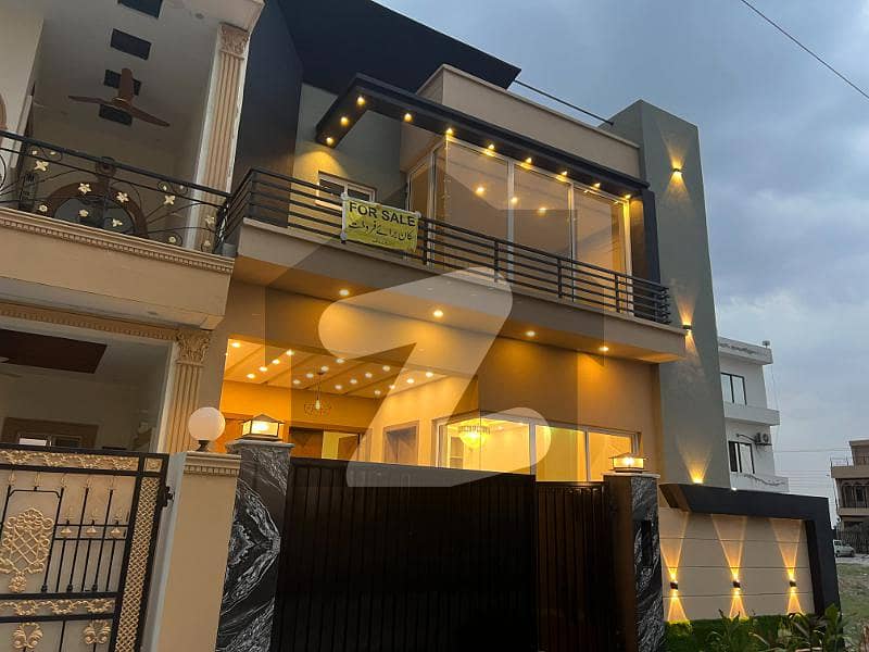 5 Marla Facing Park Designer House For Sale in Central Park Lahore