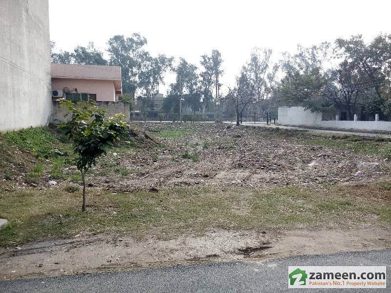 Iqbal Avenue Phase 1 Plot 10 Marla 26B Near 150 Feet Road Park