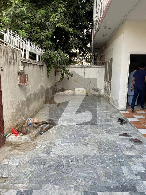 OLD DOUBLE STORY HOUSE FOR SALE GulshaneIqbal Block 7, Gulshane