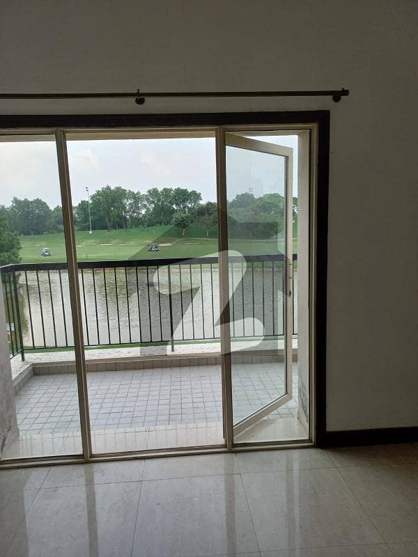 1 Kanal Modern Design Beautiful Golf & Lake View House In Prime