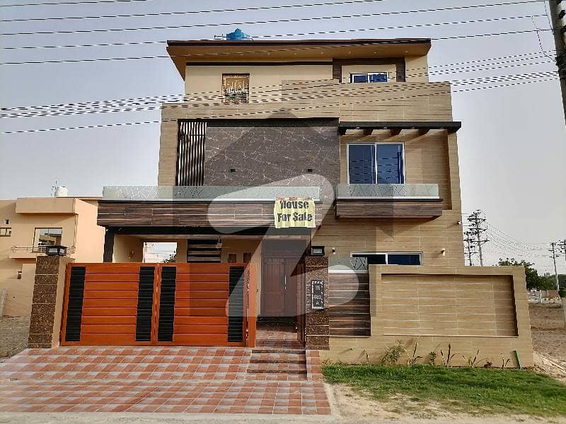 Ideally Located House For sale In Central Park Housing Scheme Available