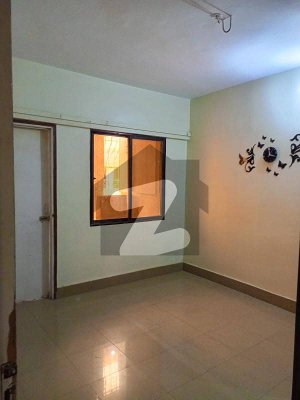 PORTION FOR RENT FIRST FLOOR 200 SQUARE YARD WEST OPEN TERRACE GulshaneIqbal Block 6