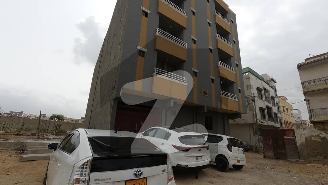 Prime Location GulshaneIqbal Block 10 Flat Sized 1450 Square Feet