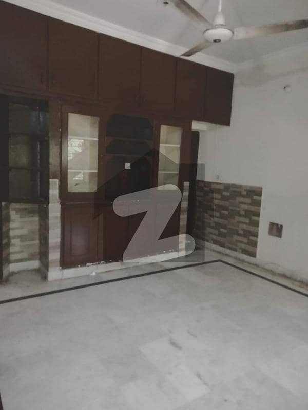 25x40 Upper Portion Available For Rent In G11/2 Real Pics G11/1, G11