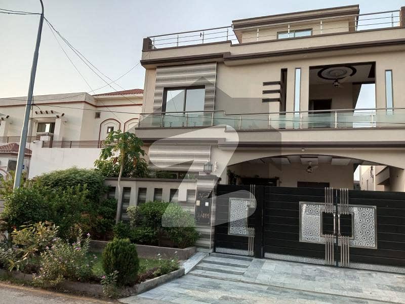 Family House For Sale Topaz Near To Park Near To Commercial Near To