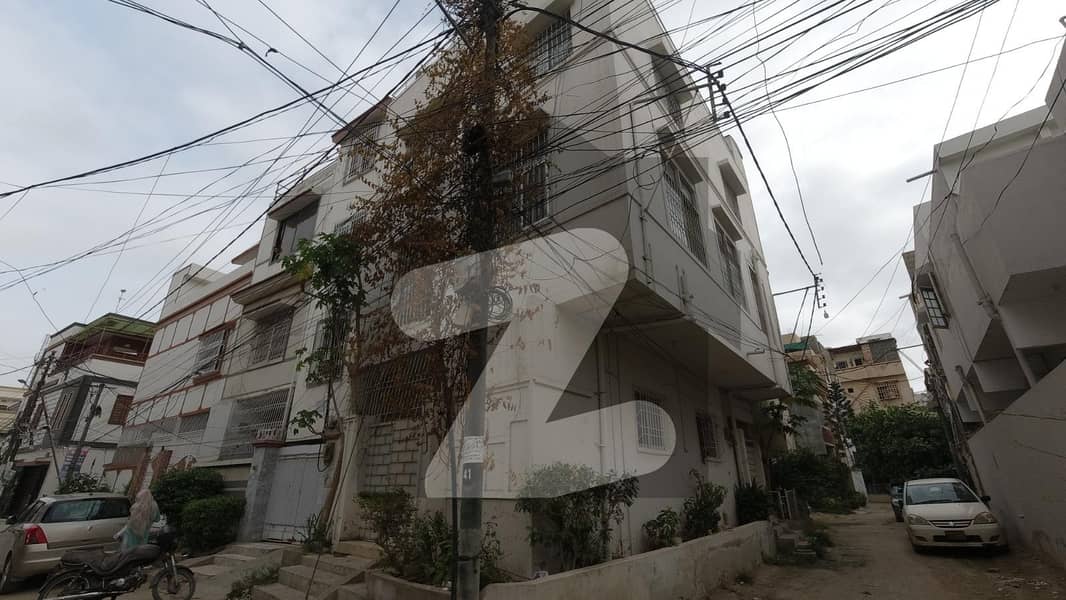 Gulistan E Juhar Vip Block15 Corner House 80 Sq yd G+2 Prime Location
