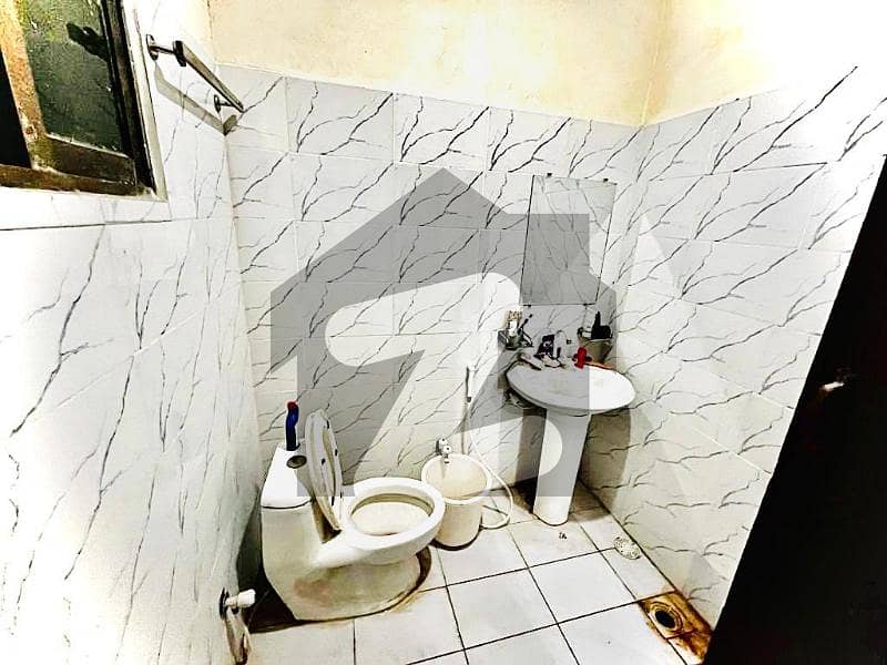 Flat available at 4th floor for bechulars Waris Road, Lahore ID46524514