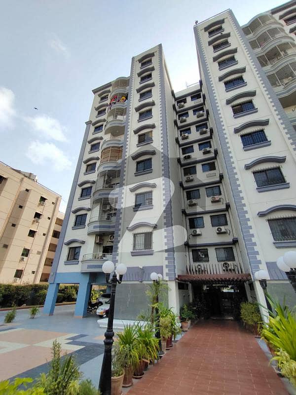4 Bed DD Specious Pent House Well Maintain West Open Apartment Available For Sale In Century