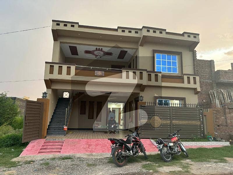 Prime Location 10 Marla House available for sale in Gulshan Abad