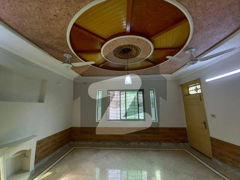 Investor rate 10 marla Single Story for sale in Pakistan Town Phase 2