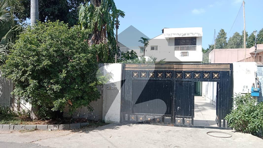 2 kanal house located in front of green belt on main location of sector
